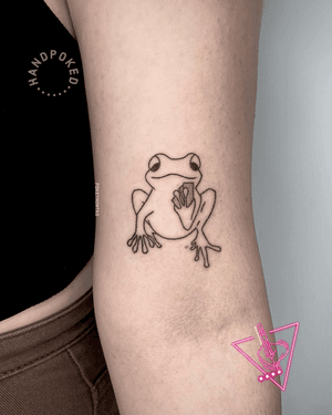 Stick and Poke Frog Playing UNO Tattoo by Pokeyhontas at KTREW Tattoo shop in Birmingham UK
#stickandpoketattoo #tattoo #frogtattoo #armtattoo