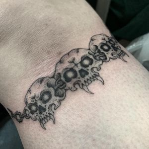 Get a stunning illustrative skull tattoo by the talented artist Gianluca Fusco. Perfect for those looking for a bold and unique design.