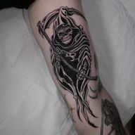 #blackandgreytattoo #finelinetattoo #traditionaltattoo #blackandgrey #fineline #traditional #colourtraditional #blackandgreytraditional #london #londontattoo #londontattooshop #tattoo #walkin #walkintattoo