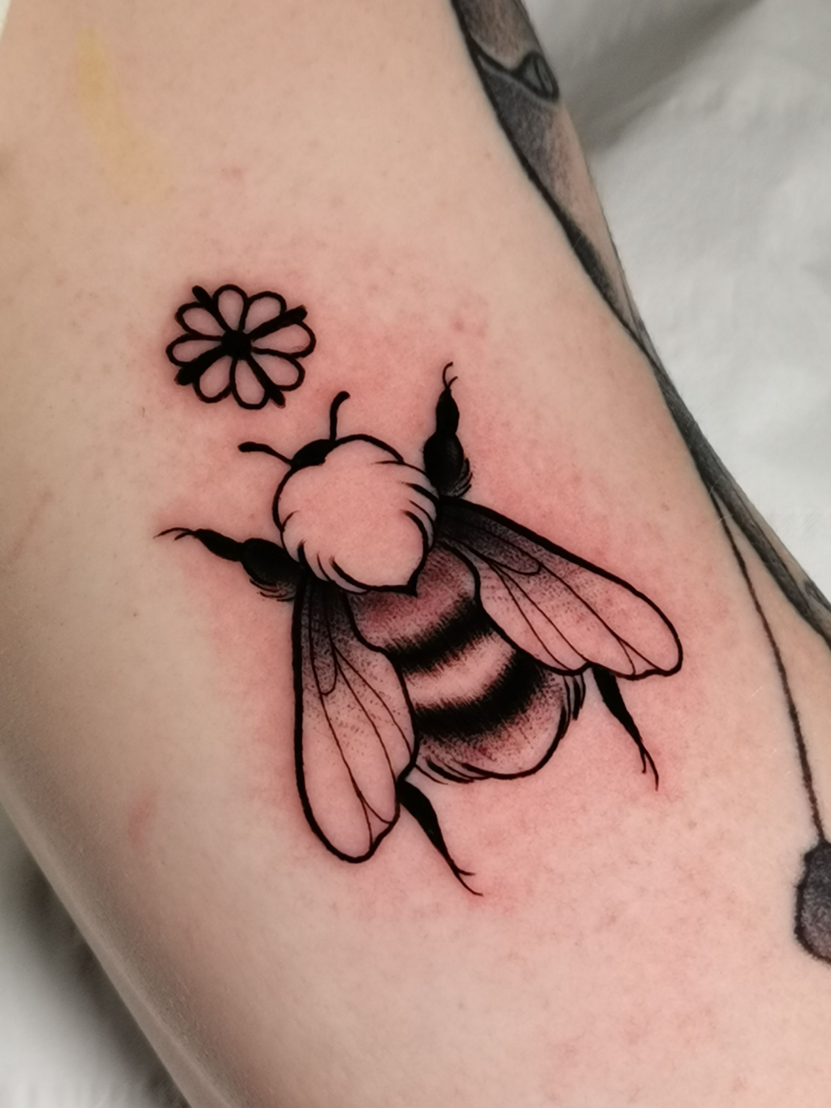 Bee with Flowers Tattoo Style White Background 2 Stock Illustration -  Illustration of honey, honeycomb: 272905725