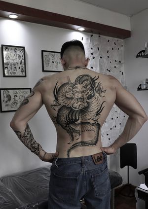 Dragon tattoo full back projet🐲 Japanese fineline, my favorite style to do🫶🏽