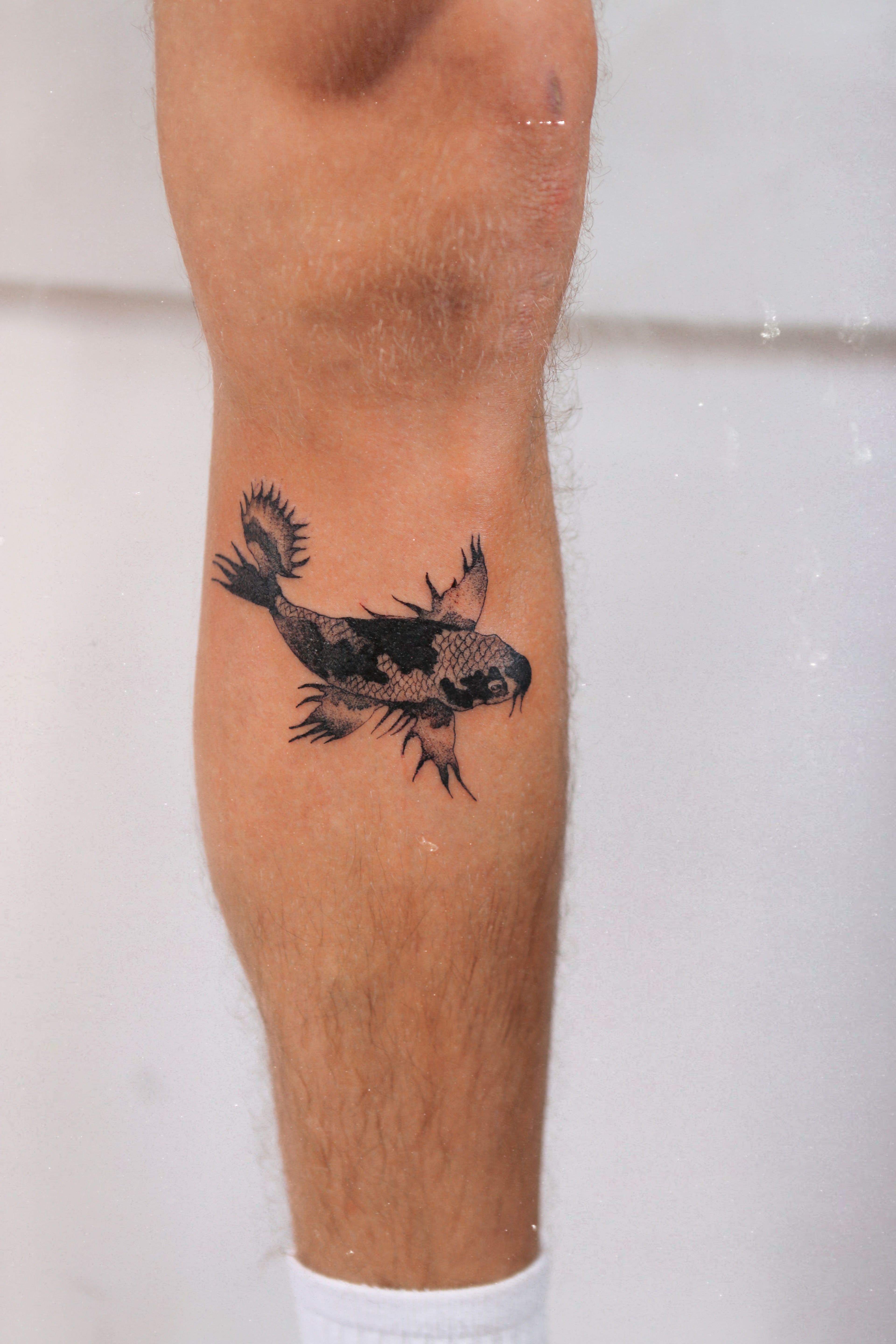 Tattoos on Tumblr: Little fish 🐟 . . #tattoo #tattooed #inked #tattoowork # fish #fishtattoo #finelines #details #ruthbarjatattoo #lisbon...