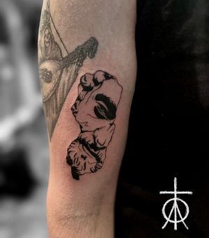 Blackwork Tattoo By Claudia Fedorovici #blackworktattoo #finelinetattoo #claudiafedorovici #tattooartistsamsterdam #tempesttattooamsterdam