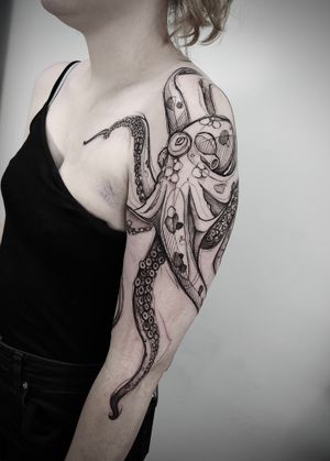 Get inked with this stunning blackwork and illustrative octopus sketch design crafted by the talented artist Helena Velazquez.