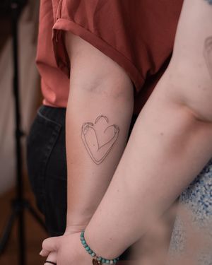 W Studio tatuażu Wrocław oferujemy delikatne tatuaże damskie w stylu fineline tattoo. Nasze Da Vinci's Fox Tattoo Studio wyróżnia się tym, że każdy nasz tatuażysta pracuje w swoim własnym, indywidualnym stylu tatuażu.
