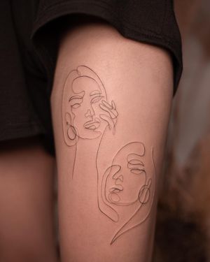 Tatuaż damski w delikatnym stylu fineline w Studio tatuażu Wrocław
Da Vinci's Fox Tattoo Studio
W naszym studio tatuażu każdy tatuażysta wyraża swój unikalny styl artystyczny.