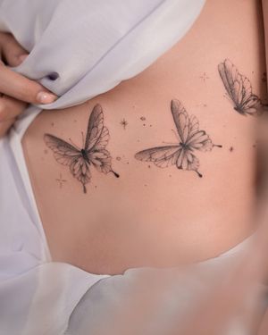 Tatuaż damski w delikatnym stylu dostępny w Studio tatuażu Wrocław
Nasz rodzaj tatuażu: fineline tattoo
Studio tatuażu Da Vinci's Fox Tattoo
W naszym studio tatuażu każdy artysta tatuażu działa w swój wyjątkowy sposób, prezentując indywidualny styl tatuażu.