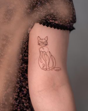 W Studio tatuażu Wrocław oferujemy delikatne tatuaże damskie, zwłaszcza w stylu fineline tattoo. Da Vinci's Fox Tattoo Studio to miejsce, gdzie każdy tatuażysta działa w swoim unikalnym stylu tworzenia tatuaży.