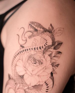 Delikatne damskie tatuaże w Studio tatuażu Wrocław
Rodzaj tatuażu: fineline tattoo
Da Vinci's Fox Tattoo Studio
W naszym studio tatuażu każdy artysta pracuje w własnym, unikalnym stylu tworzenia tatuaży.