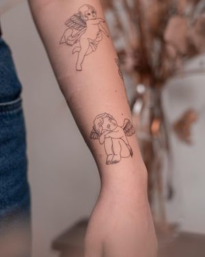 W Studio tatuażu Wrocław oferujemy delikatne tatuaże damskie. Nasz zakres to fineline tattoo, a w Da Vinci's Fox Tattoo Studio każdy tatuażysta pracuje w swoim własnym, indywidualnym stylu tatuażu.
