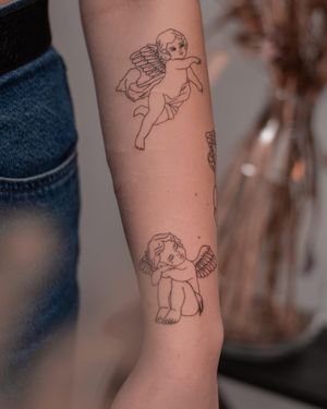 Delikatne damskie tatuaże w Studio tatuażu Wrocław.
Styl tatuażu: fineline tattoo.
Da Vinci's Fox Tattoo Studio.
W naszym studio tatuażu każdy tatuażysta tworzy w unikatowym stylu tatuażu.