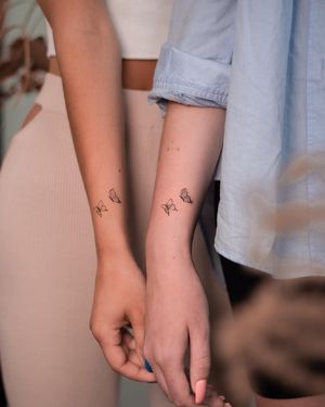 Delikatne tatuaże damskie w Studio tatuażu Wrocław
Styl tatuażu: fineline tattoo
Da Vinci's Fox Tattoo Studio
W naszym studio tatuażu każdy artysta tatuażu działa w swoim unikalnym stylu.