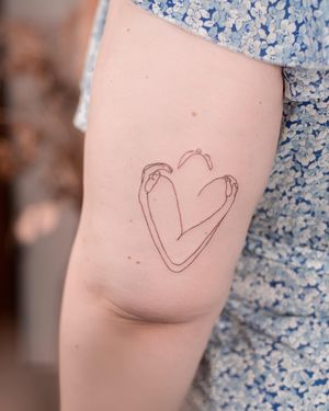 W Studio tatuażu Wrocław oferujemy delikatne tatuaże damskie, w stylu fineline tattoo, tworzone przez naszych tatuażystów pracujących w Da Vinci's Fox Tattoo Studio. Każdy z naszych tatuażystów rozwija się w swoim indywidualnym stylu tatuażu.
