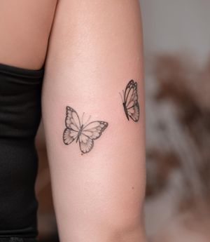 W Studio tatuażu Wrocław, znanych również jako Da Vinci's Fox, oferujemy delikatne tatuaże damskie. Nasze tatuaże fineline tattoo są wyjątkowe, a każdy nasz tatuażysta pracuje w indywidualnym stylu, aby zapewnić Ci unikalne dzieło sztuki na skórze.
