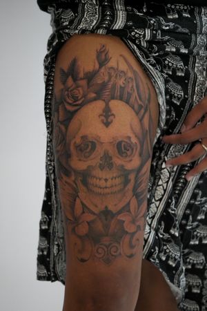 Ornamental Skull with Roses and Lillies on thigh
