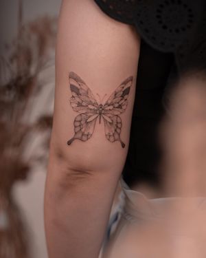 Delikatny tatuaż dla pań w Studio tatuażu Wrocław
Styl tatuażu: fineline tattoo
Da Vinci's Fox Tattoo Studio
W naszym studiu tatuażu każdy artysta pracuje w unikatowym stylu tatuażu.