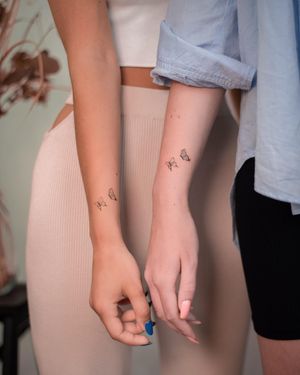 Delikatne damskie tatuaże w Studio tatuażu Wrocław
Styl: fineline tattoo
Da Vinci's Fox Tattoo Studio
W naszym studio tatuażu każdy artysta tatuażu wyraża się w unikalny sposób poprzez indywidualny styl tworzenia tatuaży.