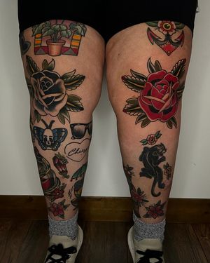 Traditional roses on knee caps, cool additions to the ongoing full leg sleeves by our resident @nicole__tattoo Books/info in our Bio: @southgatetattoo • • • #kneecaptattoo #rosestattoo #traditionaltattoo #traditionalrosetattoo #traditionalart #fulllegtattoo #southgate #londontattoo #southgateink #northlondontattoo #londontattoostudio #enfield #northlondon #londonink #southgatetattoo #amazingink #southgatepiercing #london #sgtattoo 