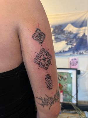 Exquisite ornamental design by Claudia Vicente, combining sacred geometry with mesmerizing mandala motif.