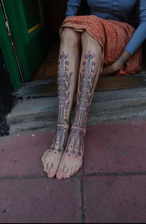 Explore the mesmerizing world of ornamental patterns with this unique tattoo by Treubhan. Exquisite detail and timeless elegance awaits.