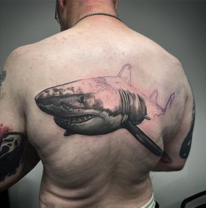 WORK IN PROGRESS 
Decent start to this ocean backpiece … Very excited to continue. What do you think? 
.
.
.
#tattoodo #tattooprodigies #tattoosmart #totaltattoo #tattooartistmagazine 
#WIP #shark #sharktattoo #backpiece #realistic #realism