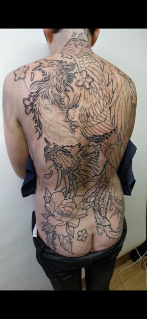 *lines done on this Japanese Phoenix back piece tattoo.
Looking forward to continue with the color
#tattoo#japanesetattoo #orientaltattoo #neotradicionaltattoo #fullcolortattoo #lineworktattoo 