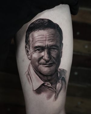Discover a stunning black and gray realism portrait of Robin Williams by Milan Boros, capturing his iconic personality and talent. 