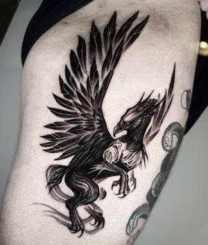 • Griffin • custom blackwork thigh piece by our resident @fla_ink 
Get in touch to book with Flavia this January!
Books/info in our Bio: @southgatetattoo 
•
•
•
#griffin #griffintattoo #thightattoo #darkart #blackwork #darktattoo #southgateink #northlondontattoo #southgate #southgatetattoo #southgatepiercing #londontattoo #amazingink #northlondon #londonink #enfield #sgtattoo #london #londontattoostudio 