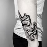 Abstract flowy forearm 