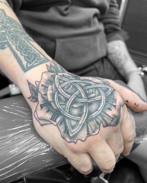 Celtic Knot and Rose 🌹 