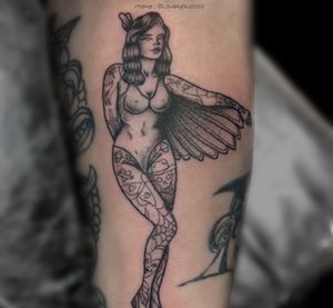 Could happily tattoo pin ups for the rest of my life😍