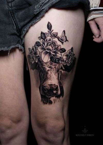 - Cow with flowers and butterflies on top - Made over one day session • https://www.roudolfdimovart.com/
