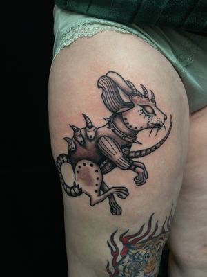 Get a charming illustrative rat or mouse tattoo by Jess, perfect for animal lovers and tattoo enthusiasts alike!