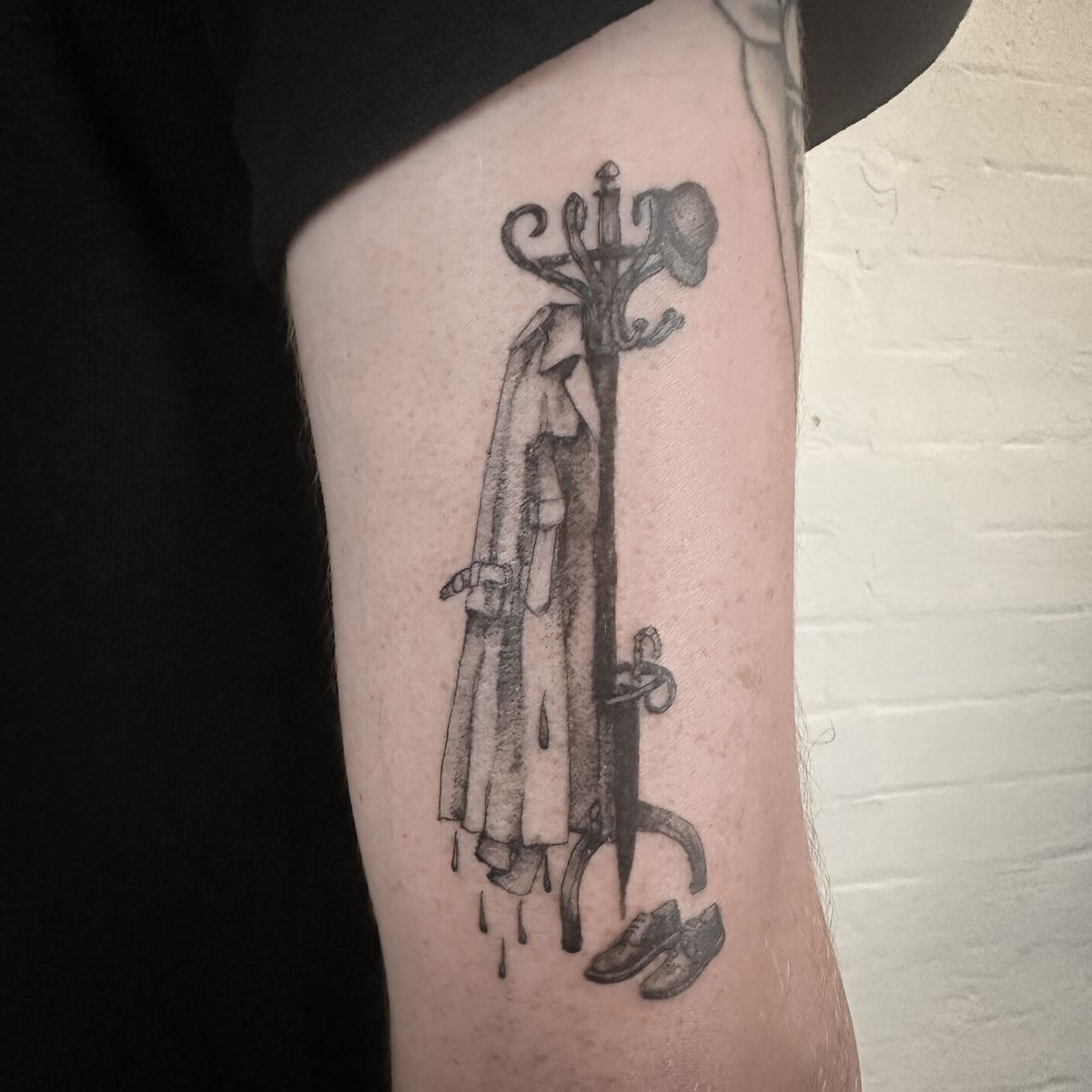 Illustrative Coat Hanger Tattoo • Tattoo uploaded by Jenny Dubet • Tattoodo