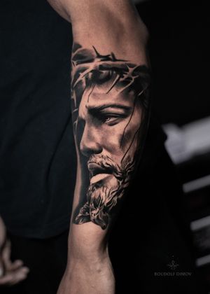- Jesus - 
- Done on dark skin over one session 
•
https://www.roudolfdimovart.com/