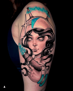 Sci Fi retro babe.Tattoo by Nikki Swindle #NikkiSwindle #tattoodo #tattoodoapp #tattoodoappartists #besttattoos #awesometattoos #tattoosforgirls #tattoosformen #cooltattoos #neotraditional #neotradtattoo #ladyfacetattoo #spacebabetattoo