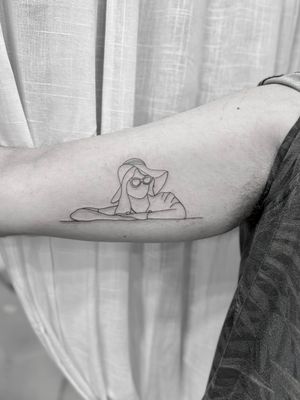 Beautiful fine line illustrative tattoo of a woman's outline by Aleks Fanta.