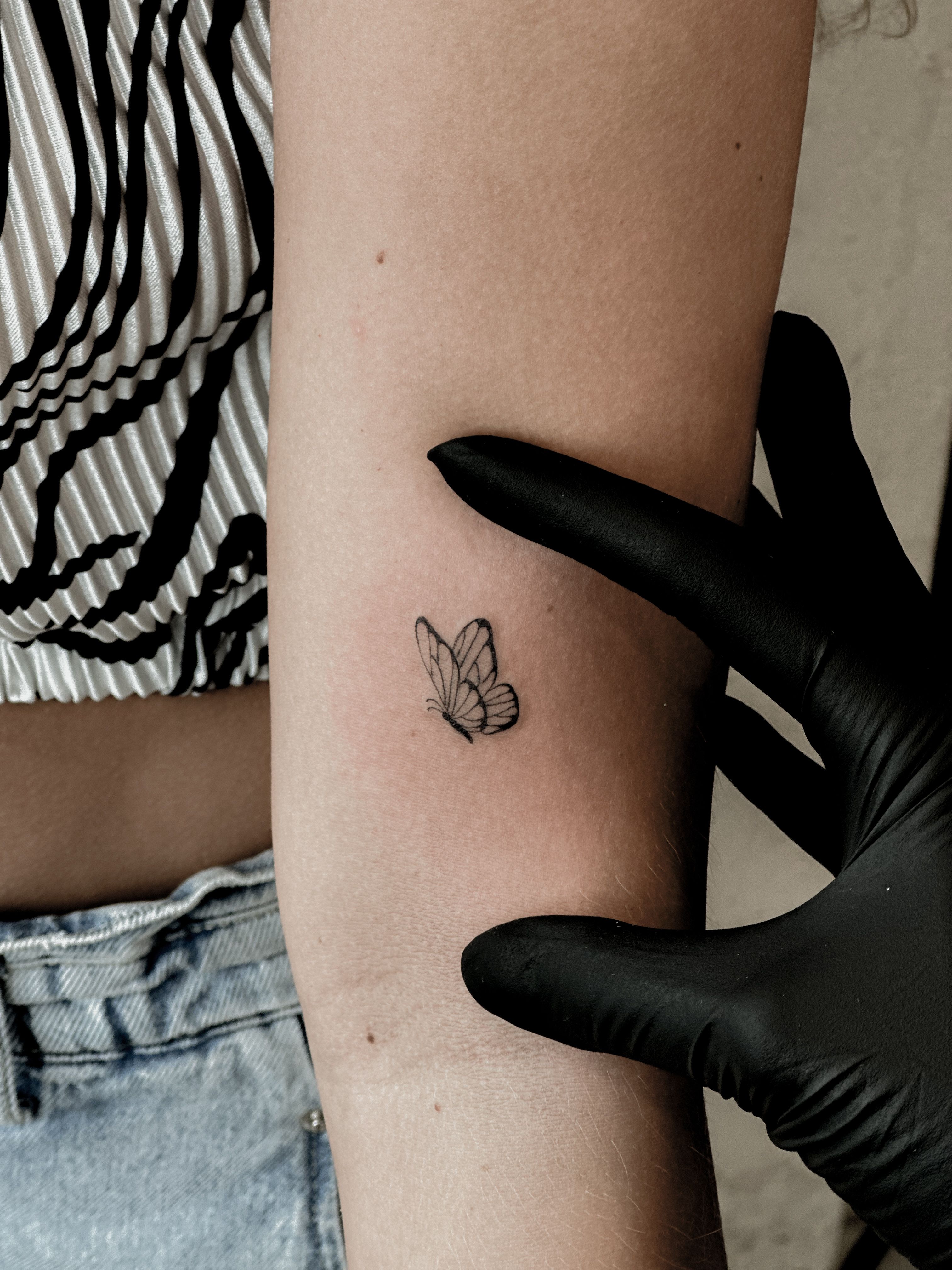10 Dainty Wrist Tattoos If You Want A Subtle, Minimalist Ink | Preview.ph