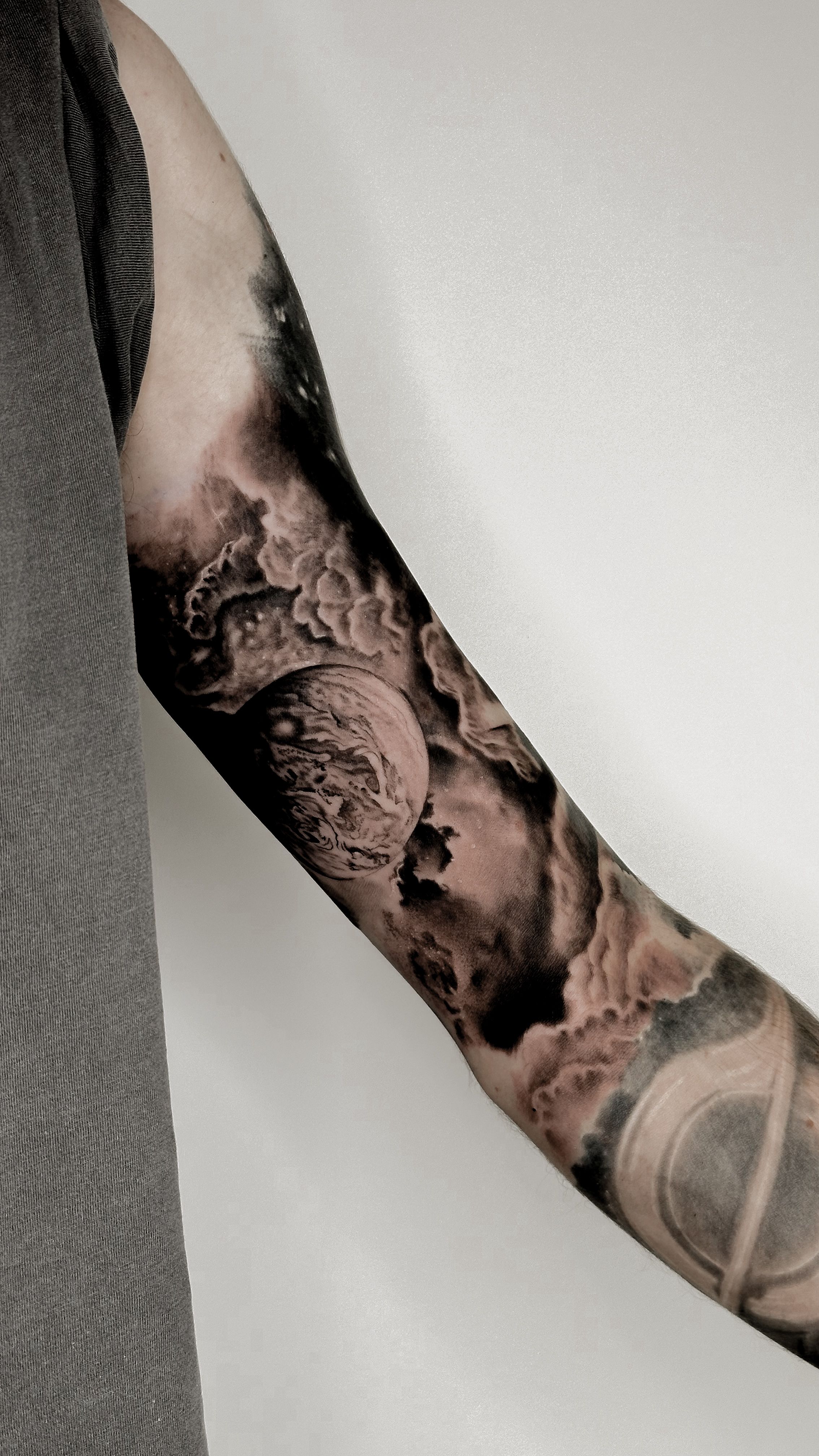 33 Stunning Solar System Tattoo Designs for Men [2024 Guide] | Rib tattoos  for guys, Planet tattoos, Rib tattoo