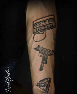 Tattoo done by Rachit jadoun #rachitjadoun # musictattoo #cdtattoo #tattoo 