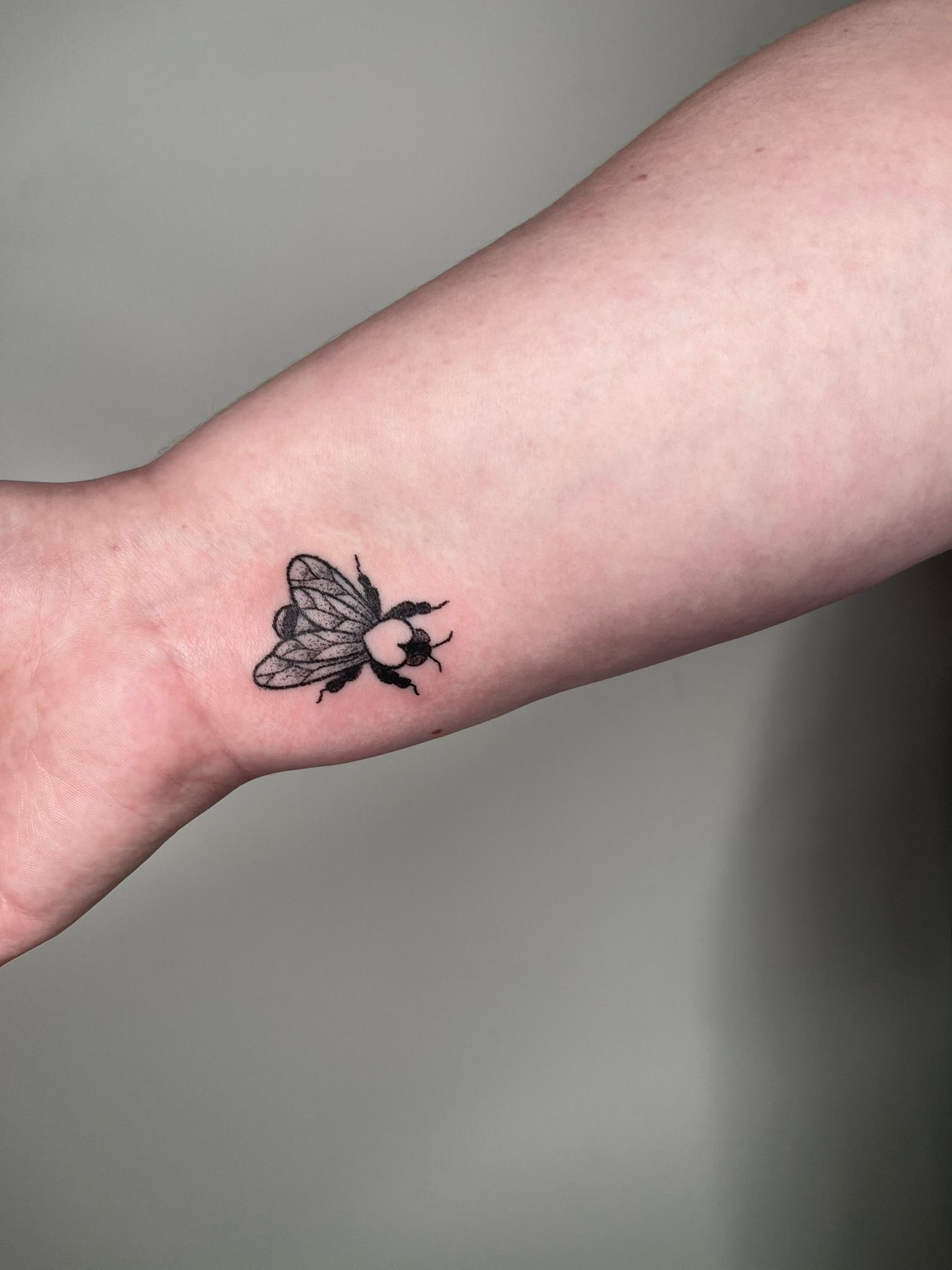 27 Precious Bee Tattoo Ideas to Inspire You (Men & Women) in 2024