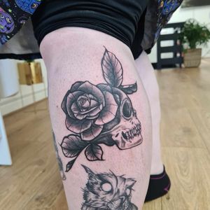 Skull and rose for a lovely regular! Really enjoyed playing with the bold lines in this piece