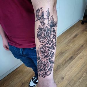 Some super nice roses for a lovely client's first tattoo!