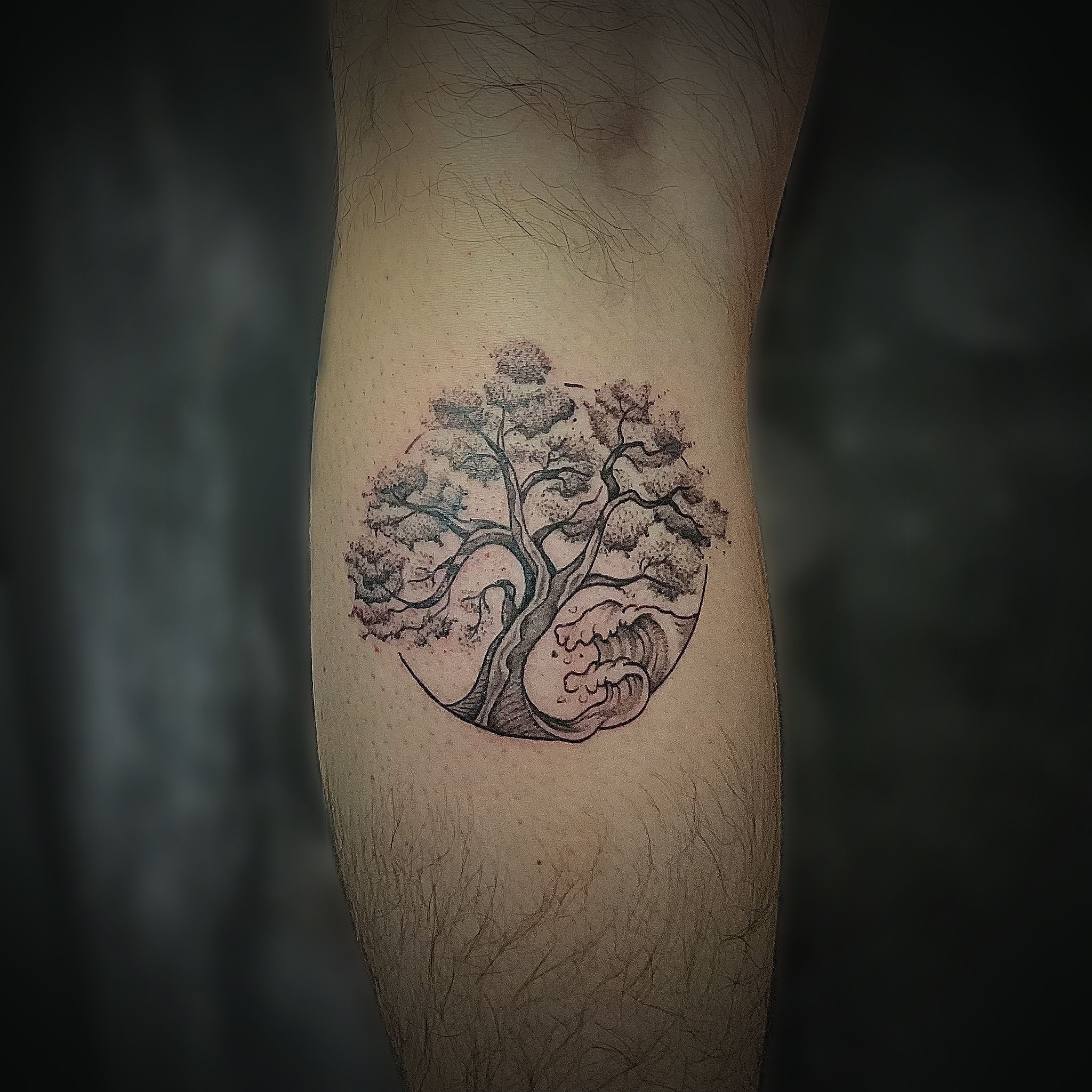 Christmas tree dotwork / blackwork tattoo | Tattoo ideen