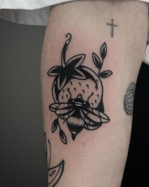 • Strawberry • traditional piece by our resident @nicole__tattoo Get in touch to book with Nicole in February! Books/info in our Bio: @southgatetattoo • • • #strawberry #strawberrytattoo #beetattoo #traditionaltattoo #traditionaltattoos #southgatetattoo #enfield #sgtattoo #southgatepiercing #london #londonink #northlondon #londontattoostudio #southgateink #londontattoo #southgate #amazingink #northlondontattoo 