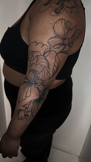 Floral set, over A3 in size and made in one session. By Tahsena Alam.