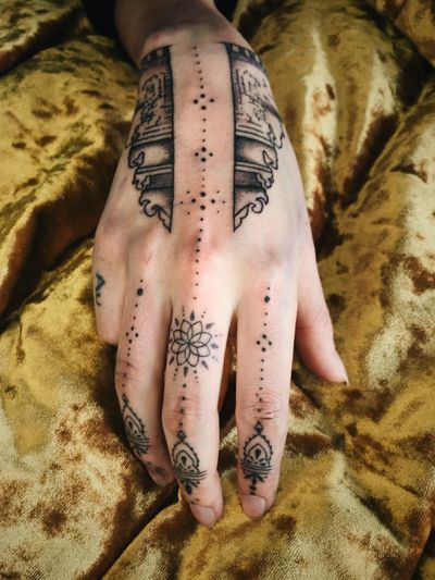Handpoked hand tattoo by Tahsena Alam - handpoke available on request. 