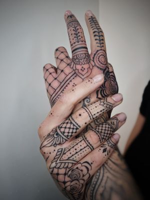 Mehndi Inspired Hand and Finger tattoos: A lot of artists will say this can not be done. Ive been doing fine-line finger tattoos like this for 5 years and it CAN BE DONE it just has to be done properly and looked after well during healing. By Tahsena Alam.