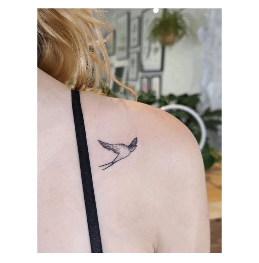40 Traditional Bird Tattoo Designs for Men [2024 Guide]