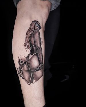 Skeleton influencer booty tattoo. Mini black and grey